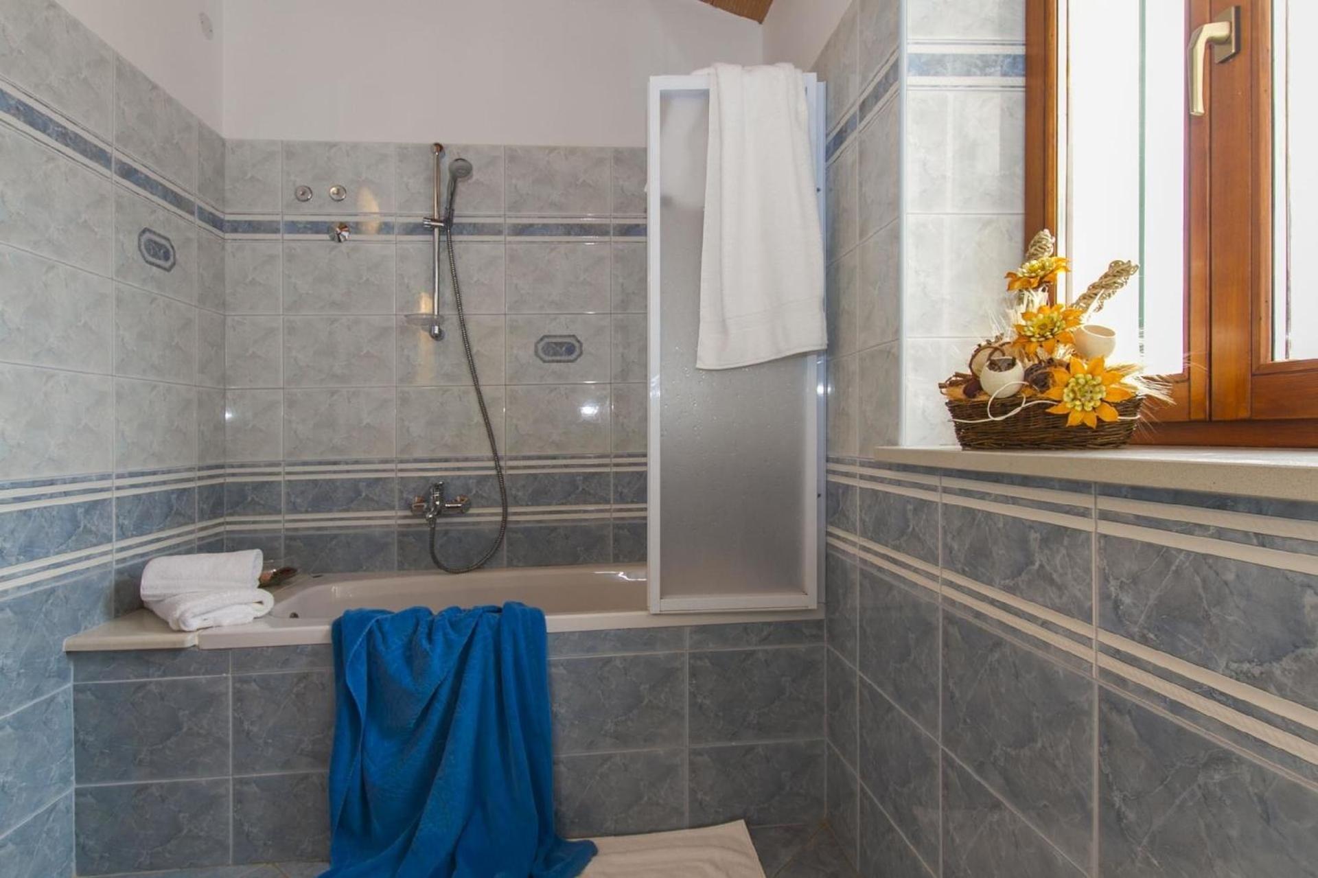 Ferienhaus Mit Privatpool Fuer 8 Personen Ca 220 Qm In Skitaca, Istrien Bucht Von Rasa Exterior photo